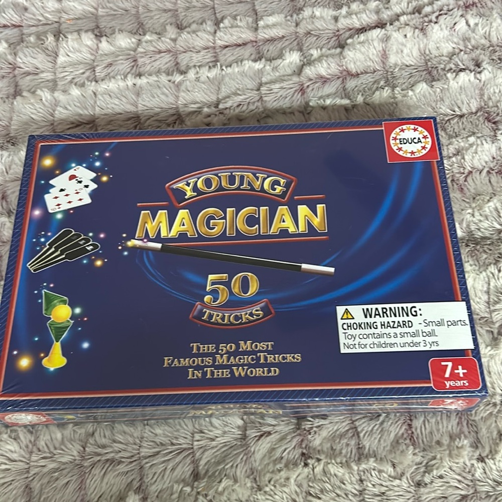 Young Magician 50 Tricks
